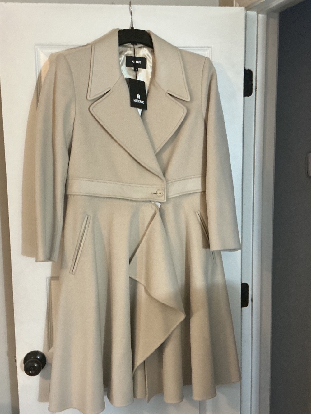 Mackage Cream sz L BNWT